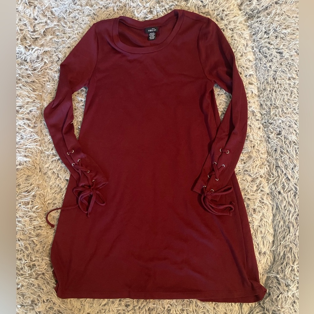 Women’s Red Maroon Sweater Dress Rue21 tie sleeves size medium
